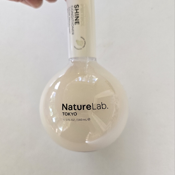 💇🏼‍♀️ NatureLab Tokyo Perfect Shine Conditioner - Picture 2 of 11